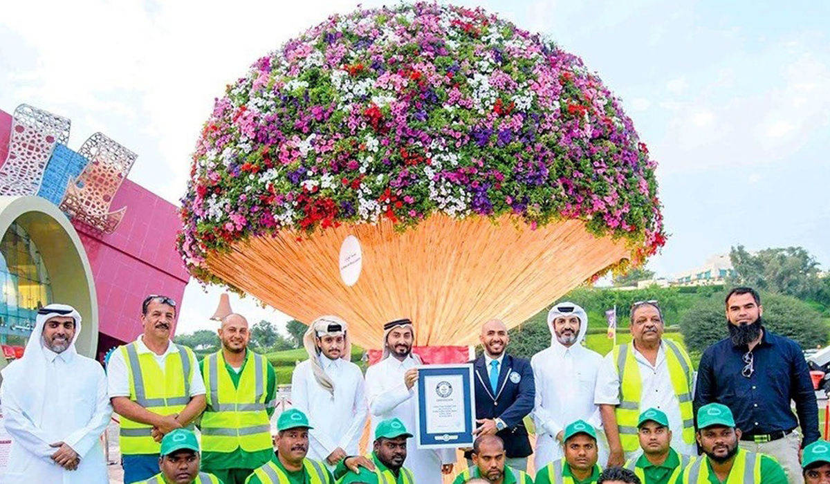 World largest natural flower arrangement